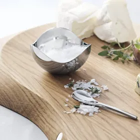 Фото: Солонка Georg Jensen Bloom 7 см